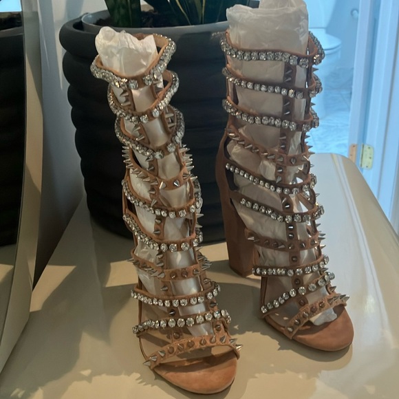 IAMJENNIFERLEE size 7 Nude Razor Studded Spike heels - Picture 1 of 5